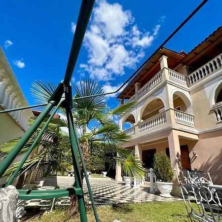 בראט Guest House Pulake מראה חיצוני תמונה