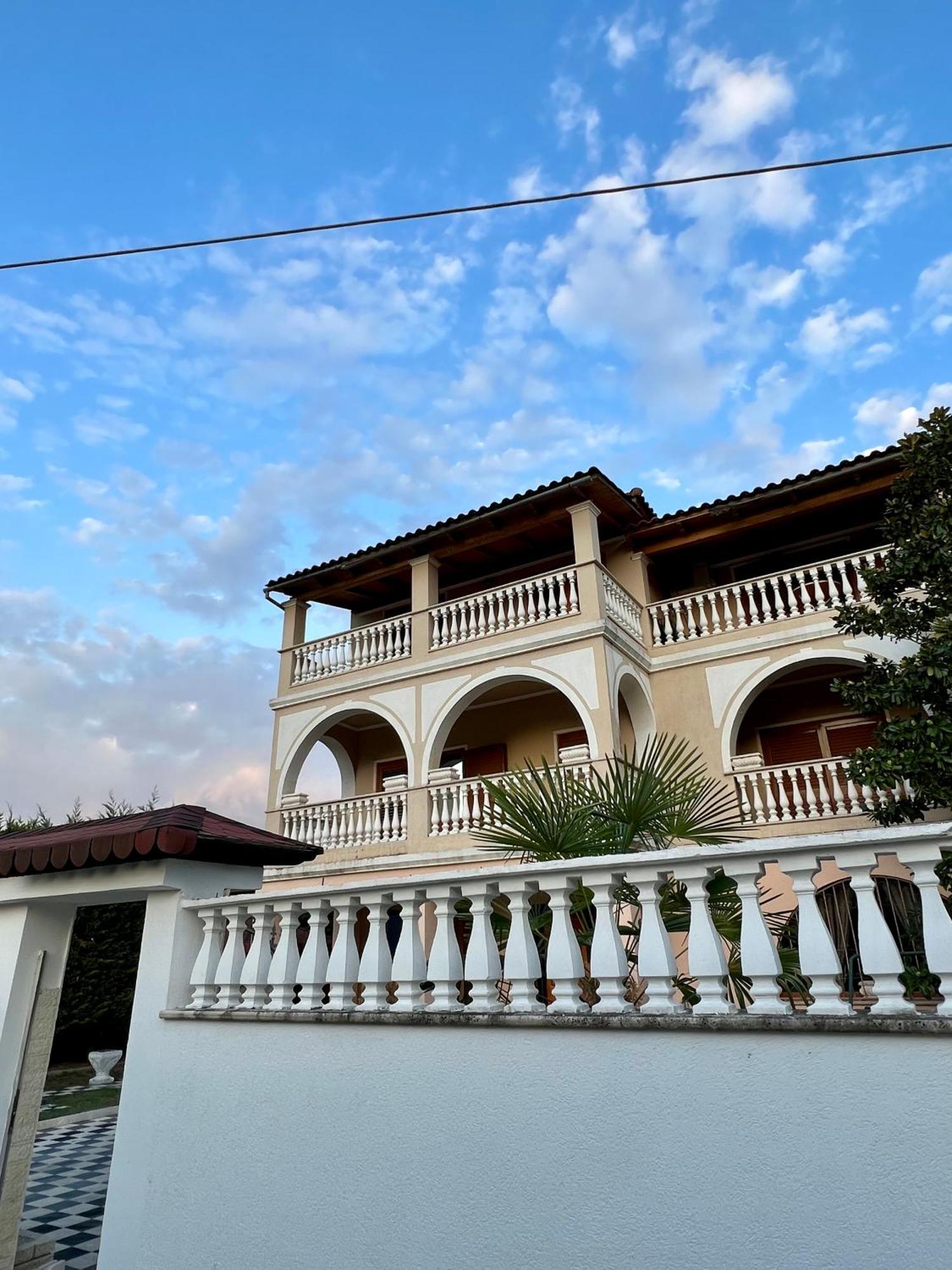 בראט Guest House Pulake מראה חיצוני תמונה