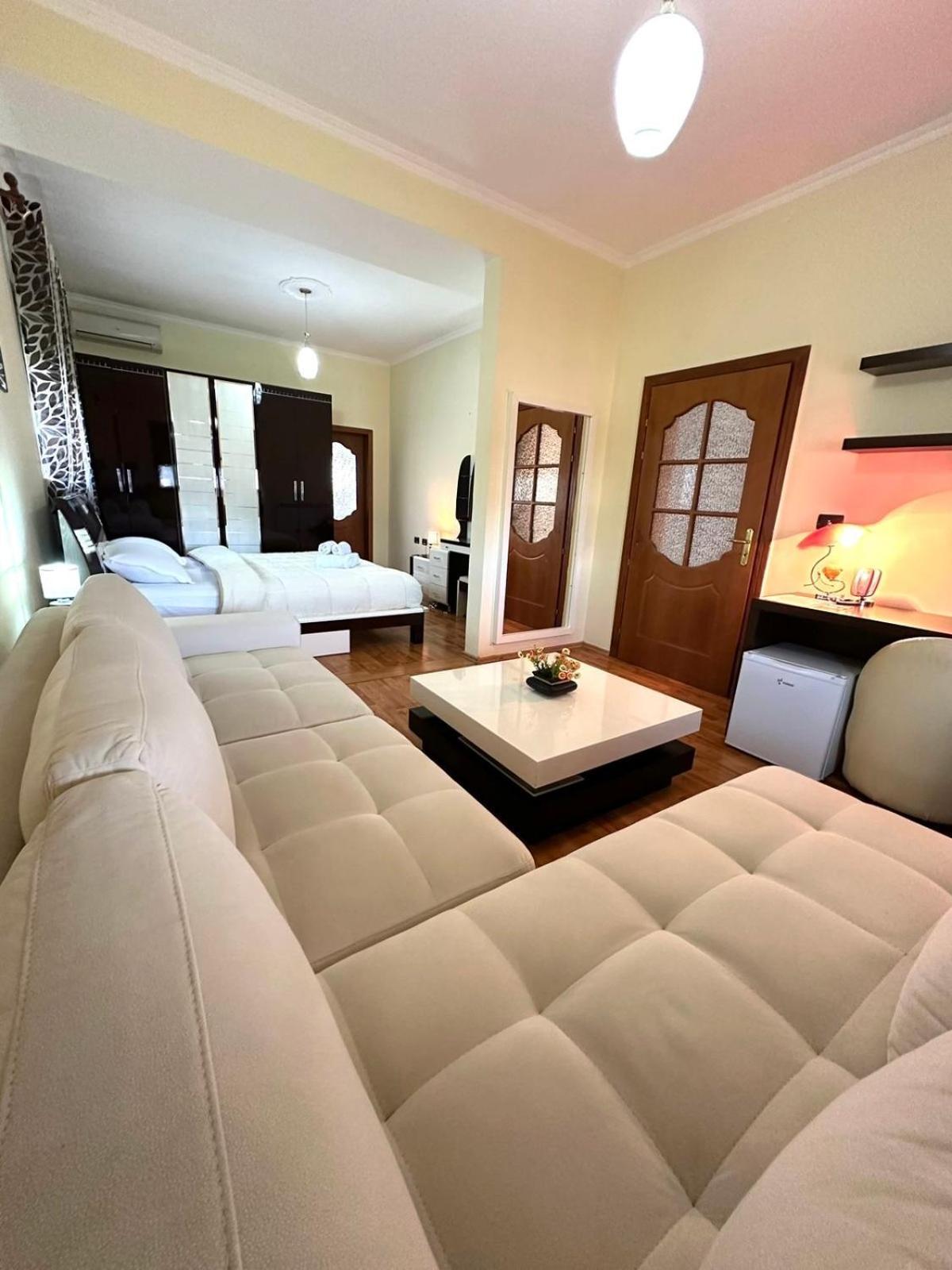 בראט Guest House Pulake מראה חיצוני תמונה