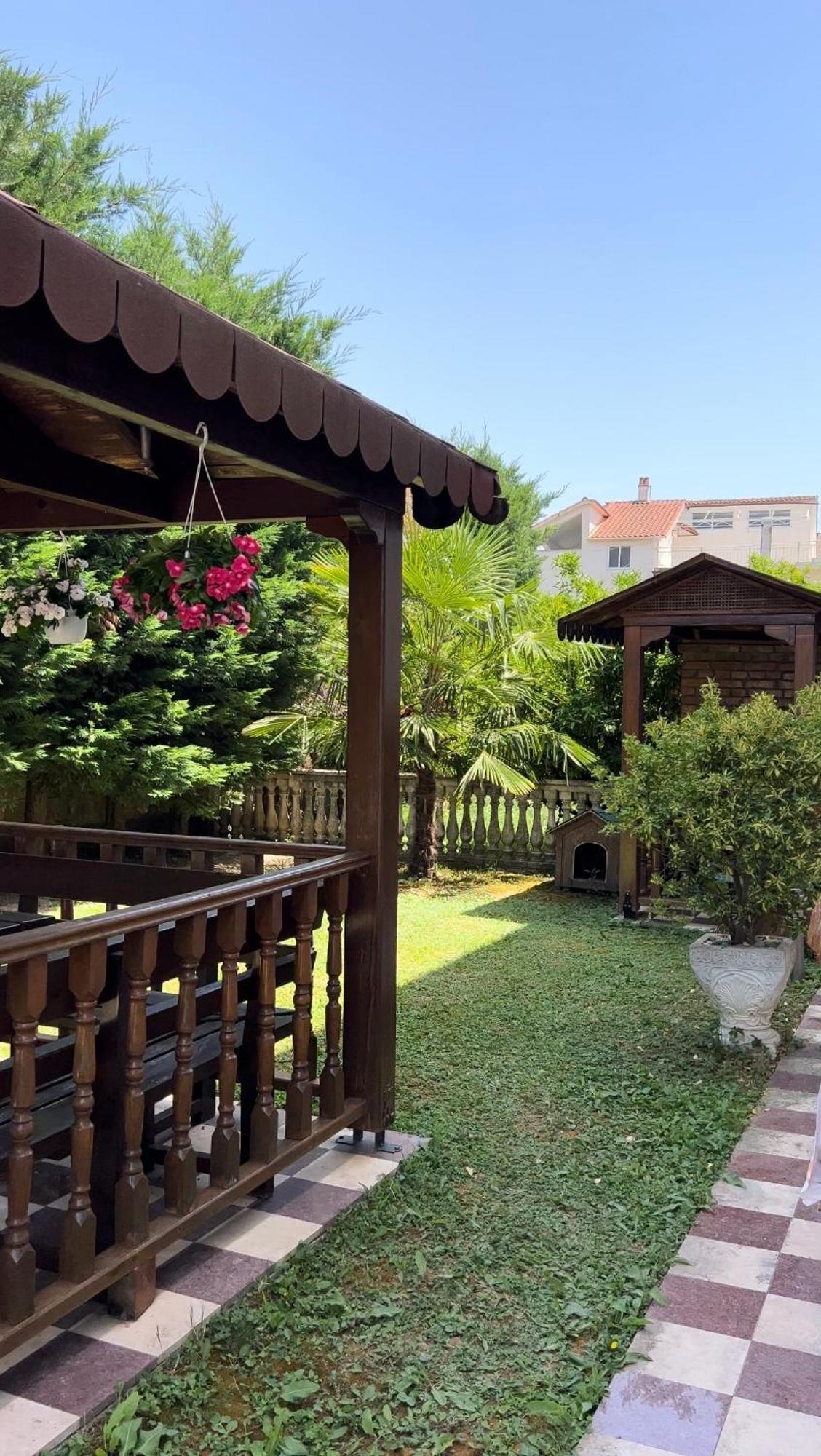 בראט Guest House Pulake מראה חיצוני תמונה